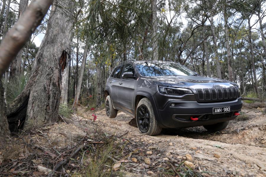  Jeep Cherokee Trailhawk (KL) 2018 года  (AU) (фото 21 из 42)